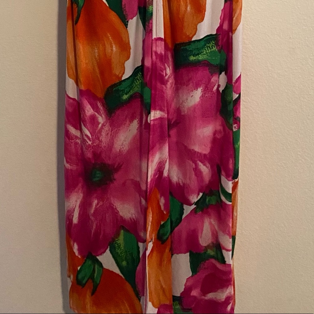 Resort Wear - Picture 3 of 3
